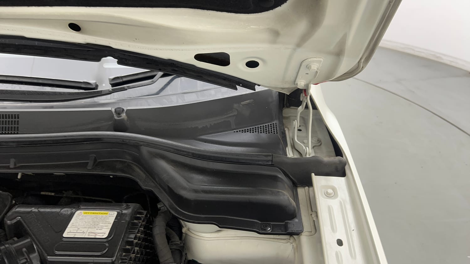 2023 Mahindra XUV 300 W8 1.2 Petrol-30