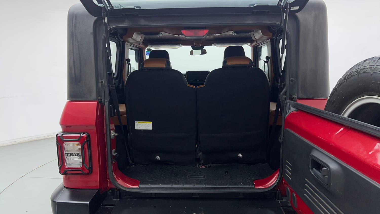 Used 2022 mahindra Thar LX Hard Top Petrol MT 4WD Petrol Manual interior DICKY INSIDE VIEW