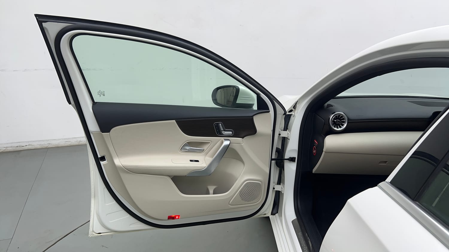 2024 Mercedes-Benz A-Class Limousine 200-21