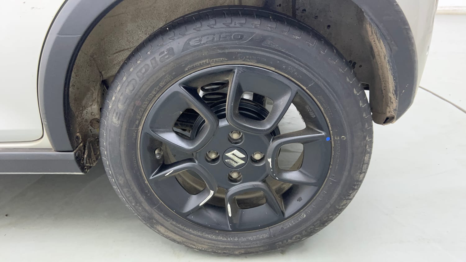Used 2020 Maruti Suzuki Ignis Zeta 1.2 MT Petrol Manual tyres LEFT REAR TYRE RIM VIEW