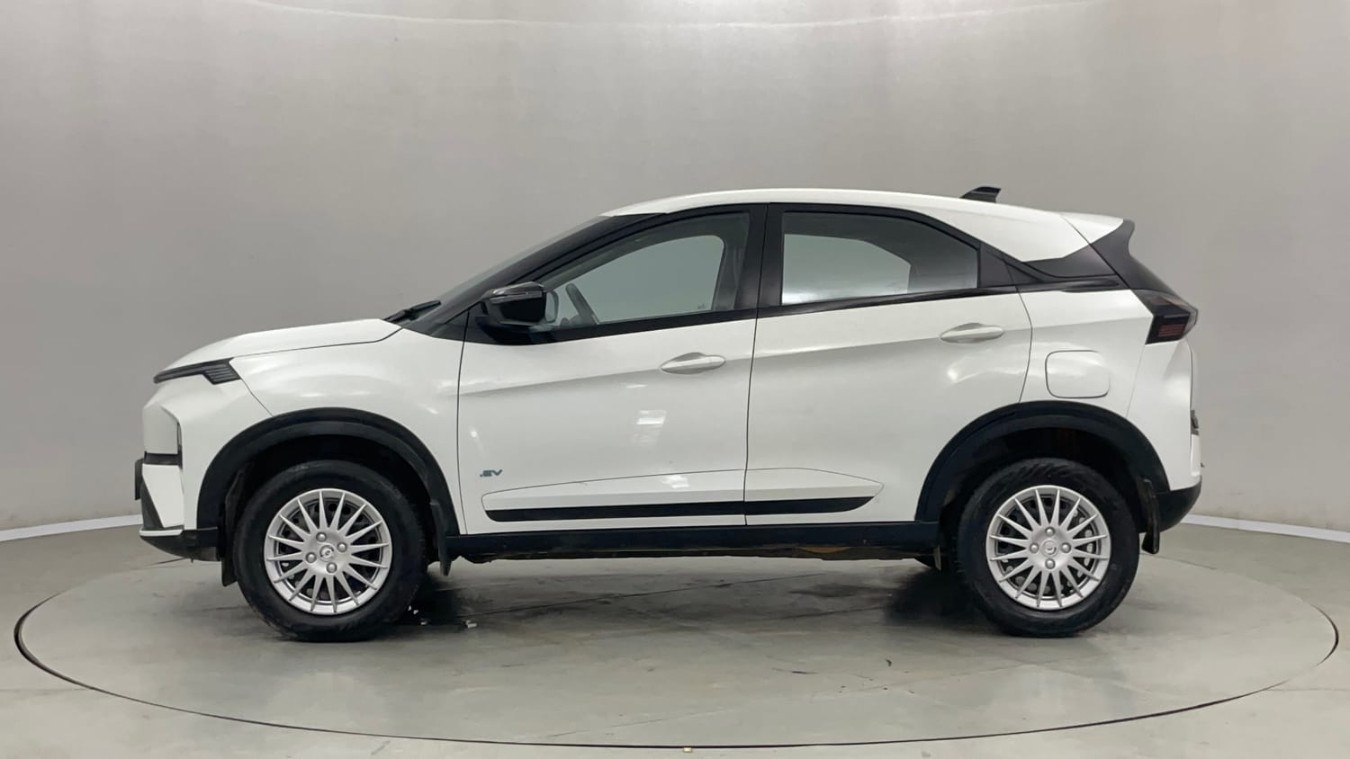 2023 Tata Nexon EV Creative Plus Medium Range - Photo 2