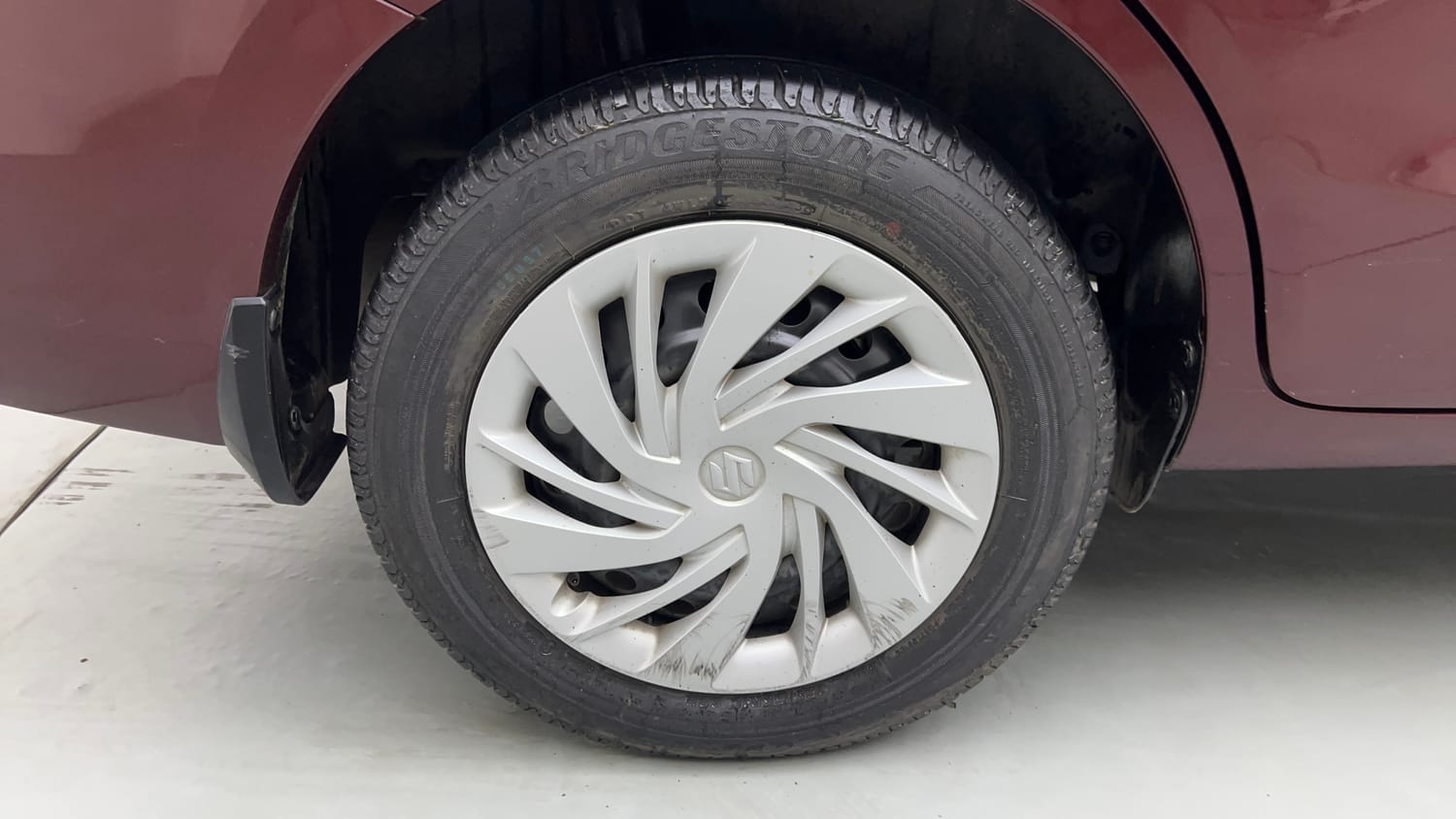 Used 2023 Maruti Suzuki Ertiga VXi (O) Petrol Manual tyres RIGHT REAR TYRE RIM VIEW