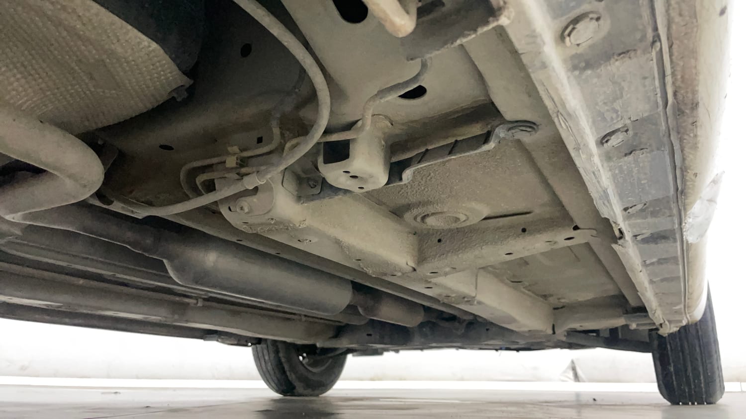 Used 2017 Maruti Suzuki Swift Lxi (O) Petrol Manual extra REAR RIGHT UNDERBODY VIEW