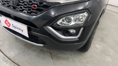 minor_scratch_0