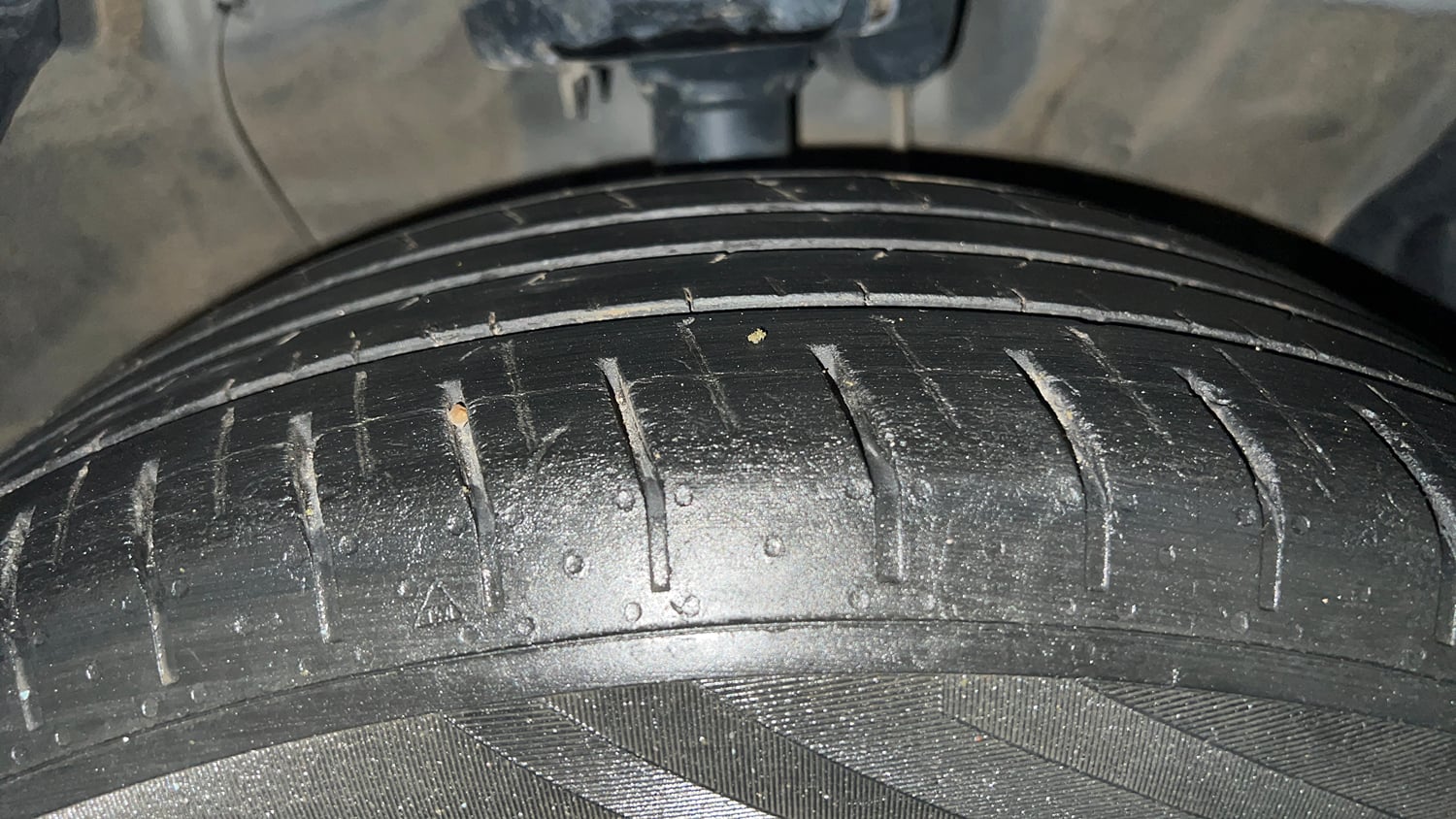 Used 2023 Hyundai Creta SX 1.5 Petrol Petrol Manual tyres RIGHT FRONT TYRE TREAD VIEW