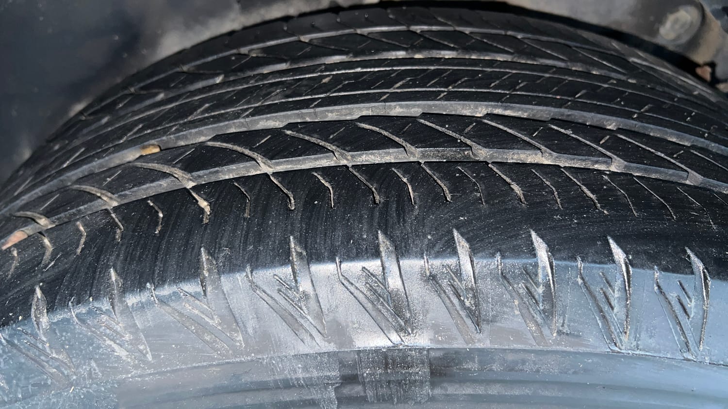 Used 2022 Tata Safari XZA Plus Diesel Automatic tyres RIGHT REAR TYRE TREAD VIEW