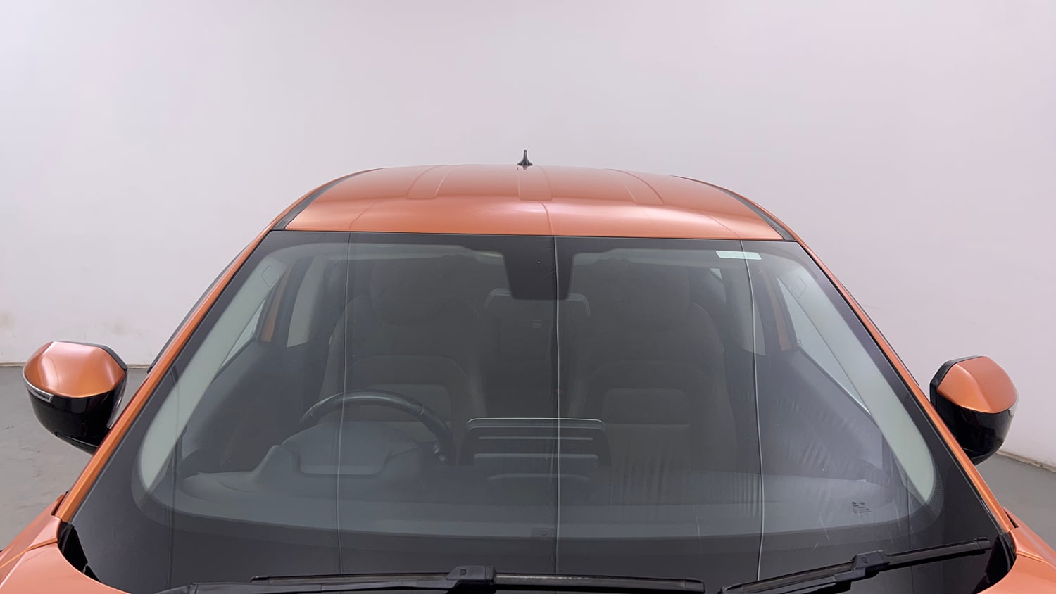 Used 2019 Tata Harrier XZ Diesel Manual exterior FRONT WINDSHIELD VIEW