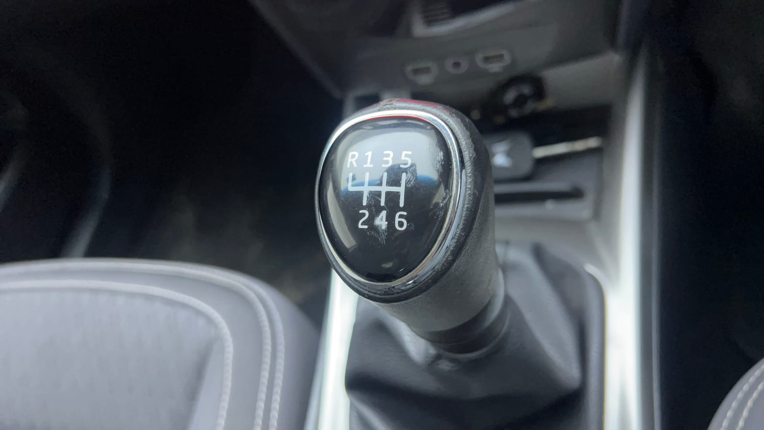 2023 Mahindra XUV 300 W8 1.2 Petrol-16
