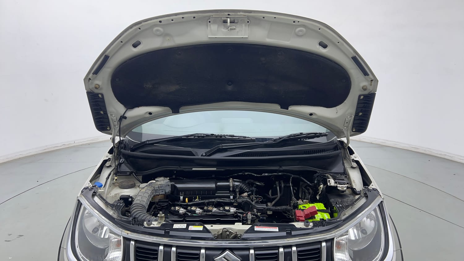 Used 2020 Maruti Suzuki Ignis Zeta 1.2 MT Petrol Manual engine ENGINE & BONNET OPEN FRONT VIEW