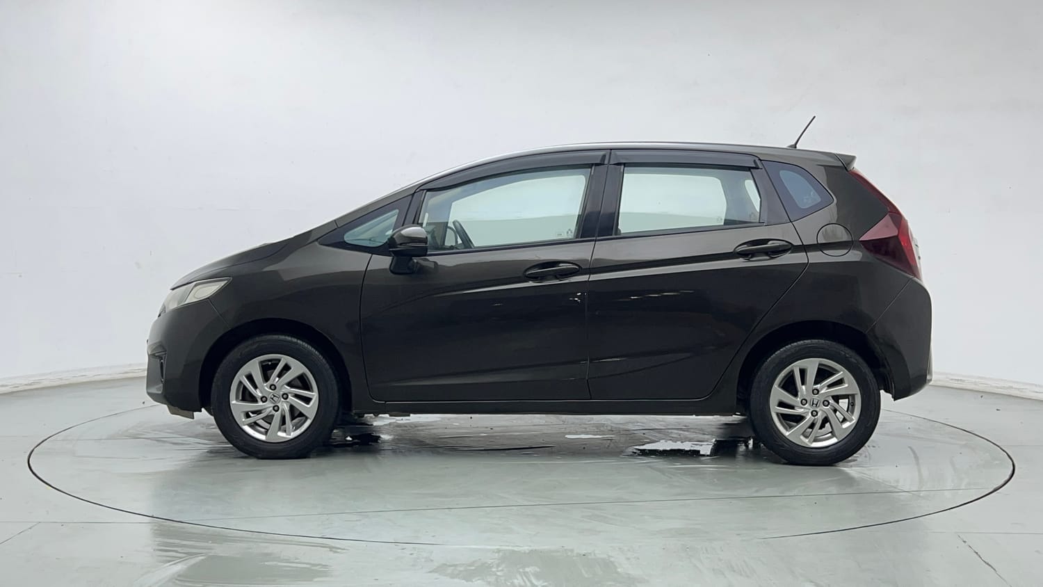 2016 Honda Jazz V AT Petrol-1