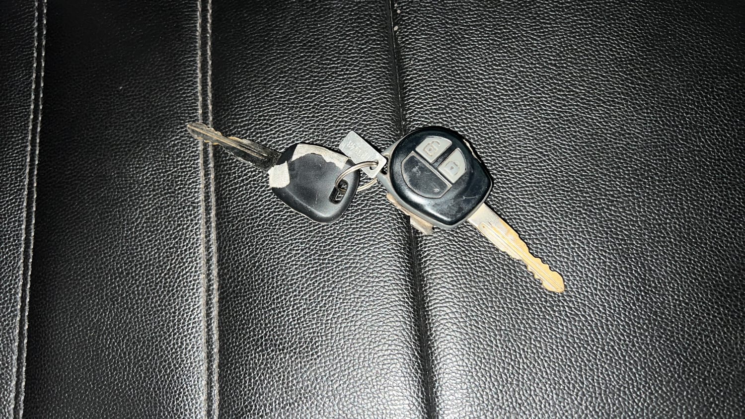 Used 2012 Maruti Suzuki Swift VXi Petrol Manual extra CAR KEY VIEW