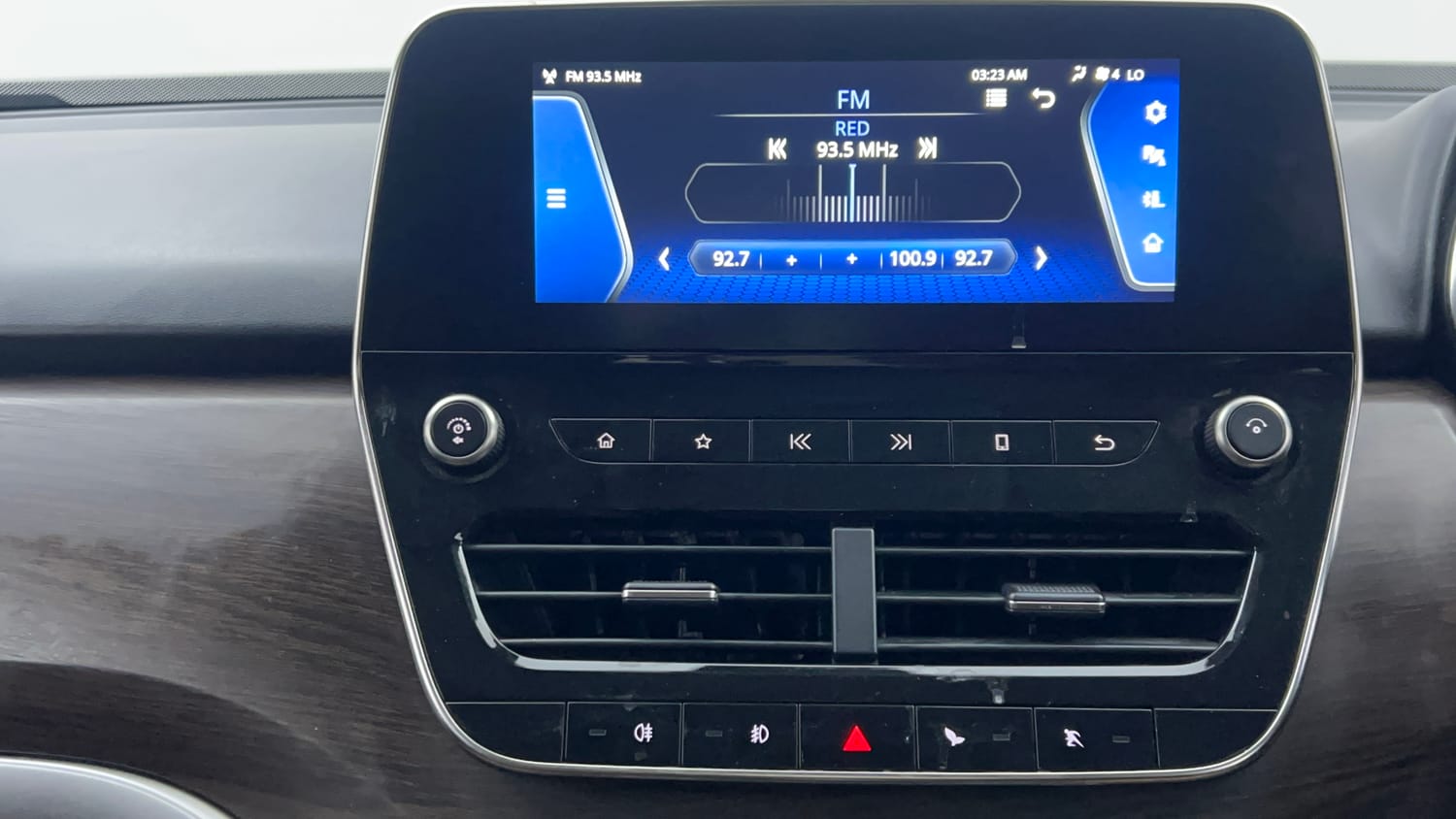 Used 2019 Tata Harrier XZ Diesel Manual top_features Touch screen infotainment system