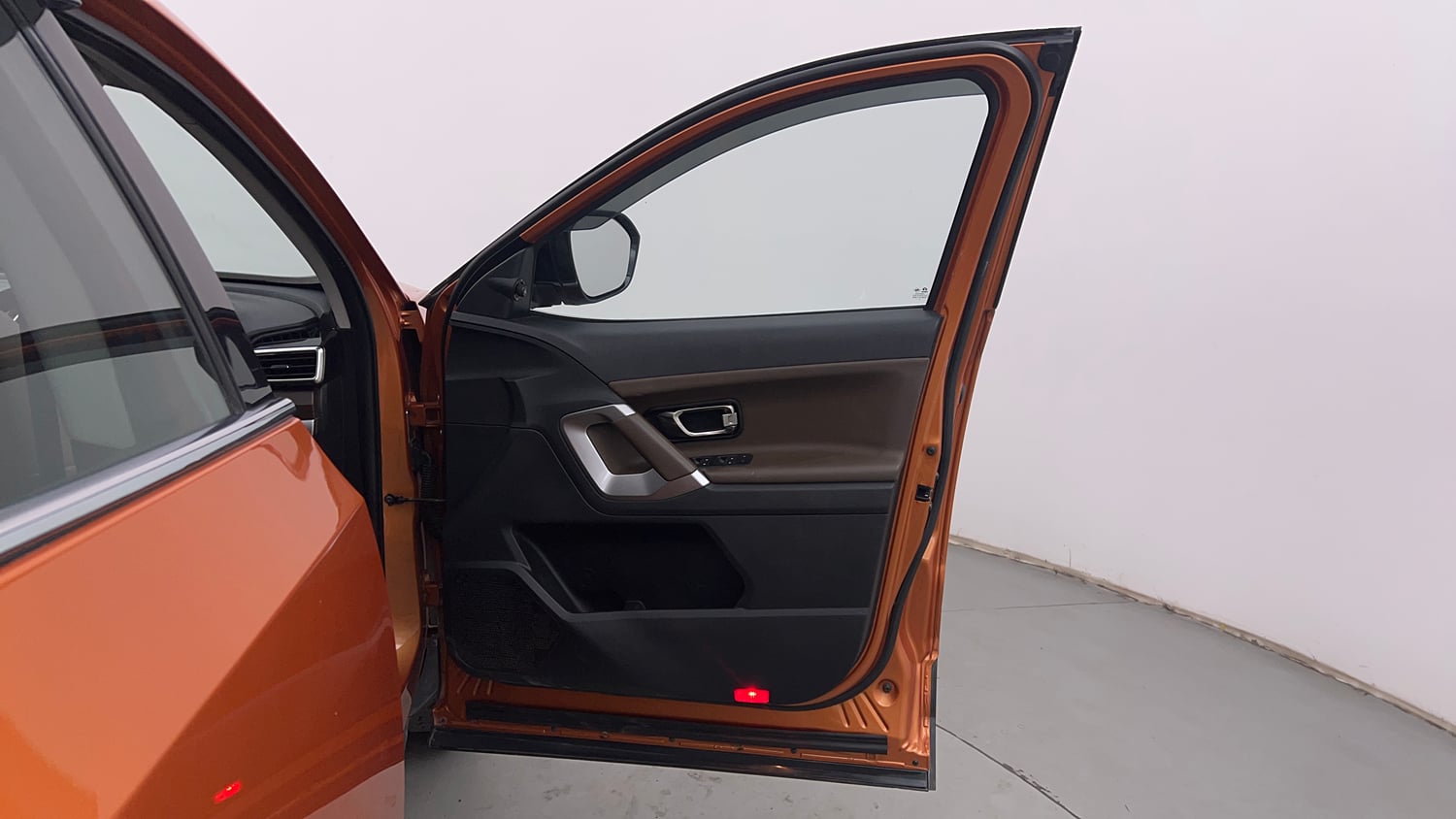 Used 2019 Tata Harrier XZ Diesel Manual interior RIGHT FRONT DOOR OPEN VIEW