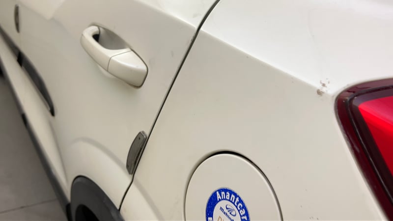 Used 2020 Mahindra XUV 300 1.5 W8 AMT Diesel Automatic dents MINOR SCRATCH