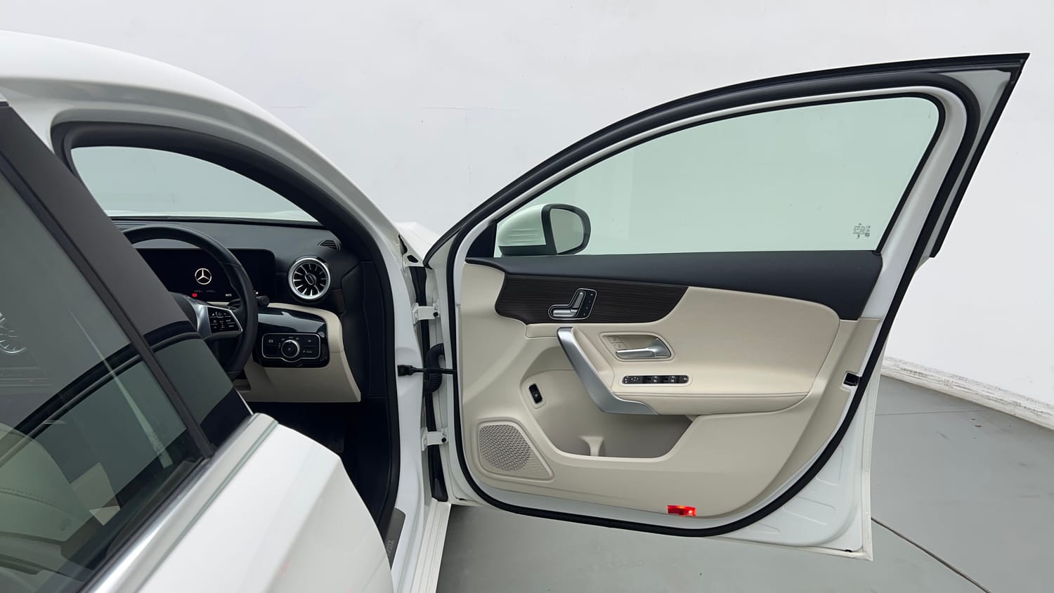 2024 Mercedes-Benz A-Class Limousine 200-19
