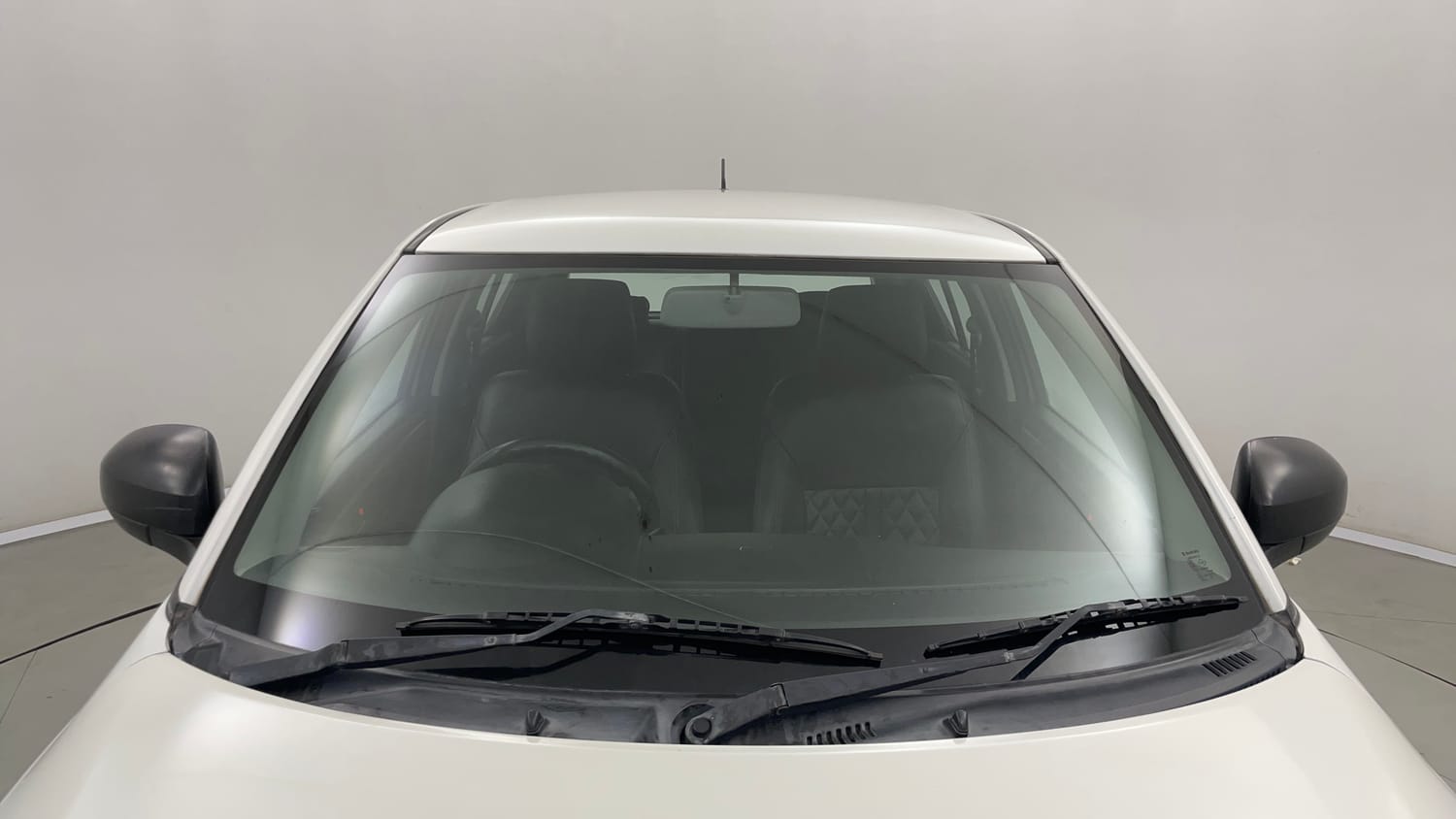 Used 2017 Maruti Suzuki Swift Lxi (O) Petrol Manual exterior FRONT WINDSHIELD VIEW