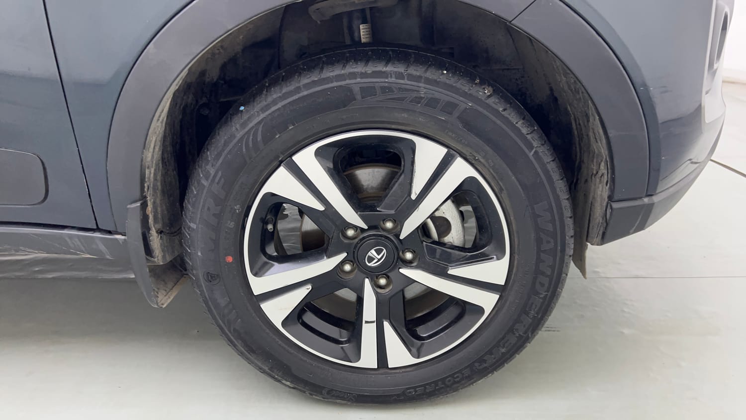 Used 2022 Tata Nexon EV Prime XZ Plus LUX Electric Automatic tyres RIGHT FRONT TYRE RIM VIEW