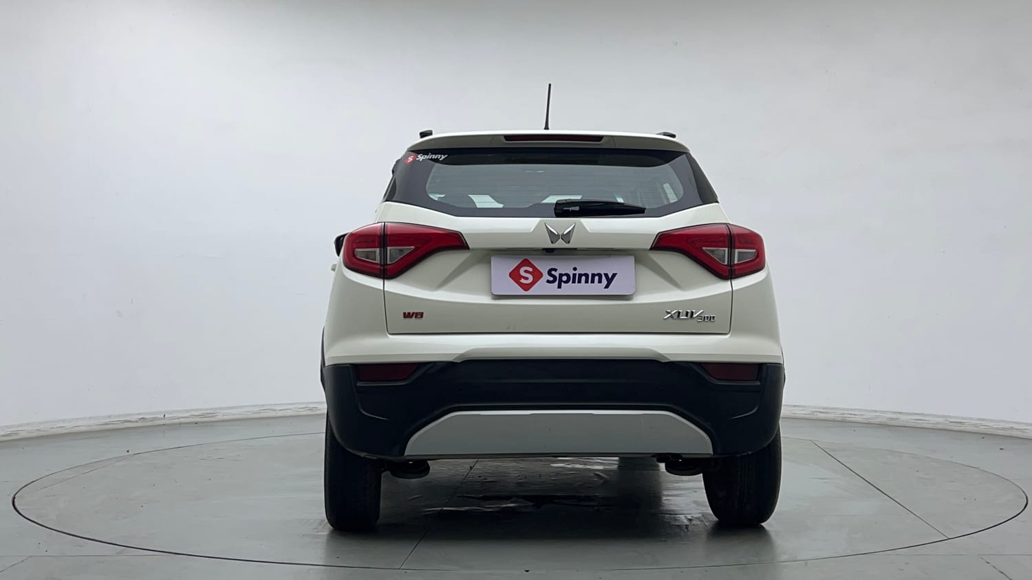 2023 Mahindra XUV 300 W8 1.2 Petrol-3
