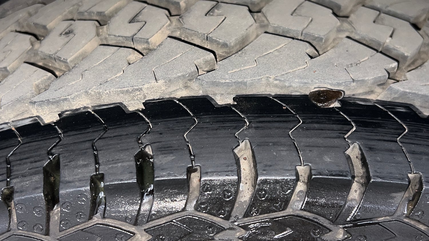 Used 2019 Tata Harrier XZ Diesel Manual tyres RIGHT REAR TYRE TREAD VIEW