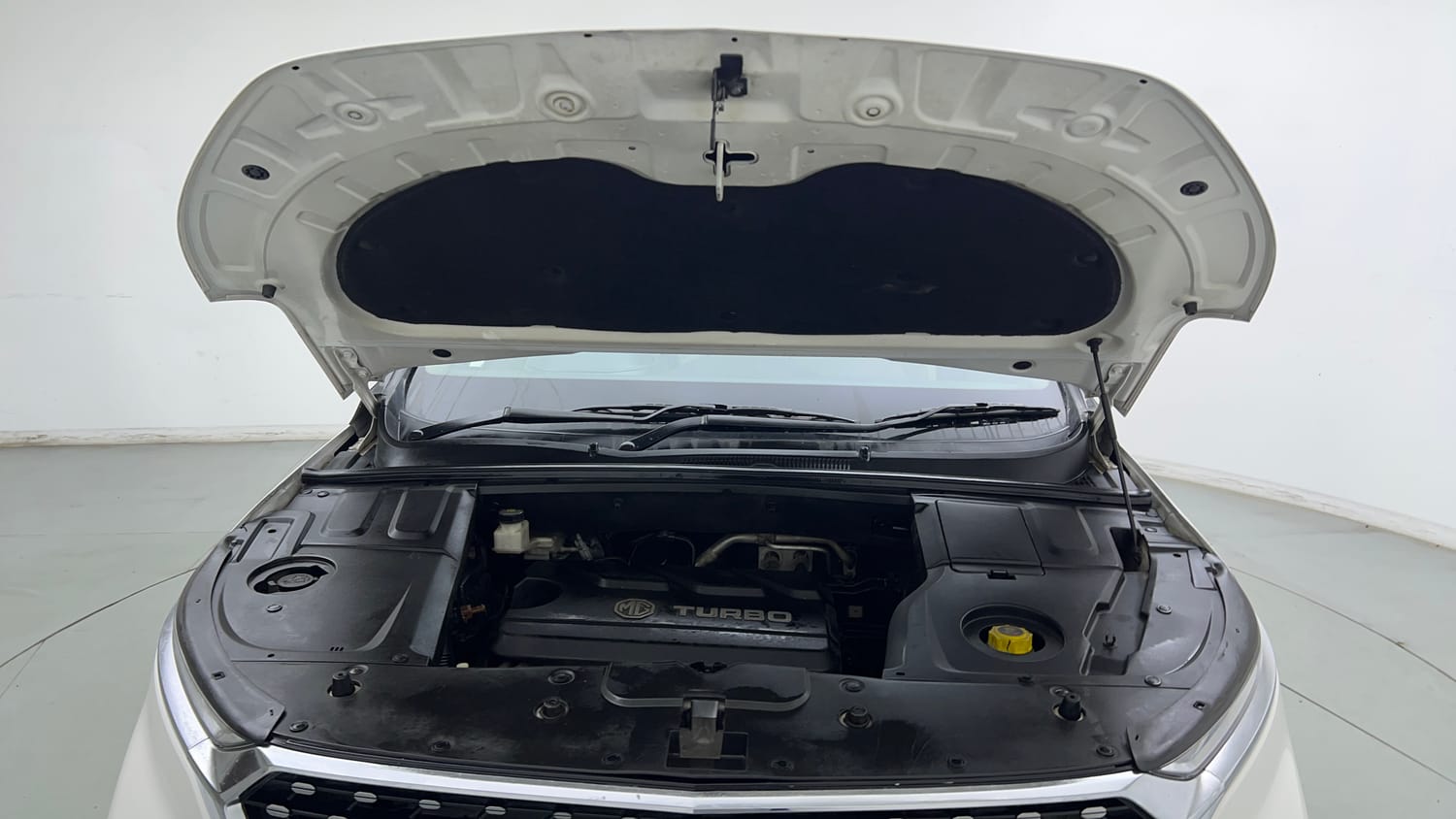 Used 2021 MG Motors Hector Sharp 1.5 DCT Petrol Petrol Automatic engine ENGINE & BONNET OPEN FRONT VIEW