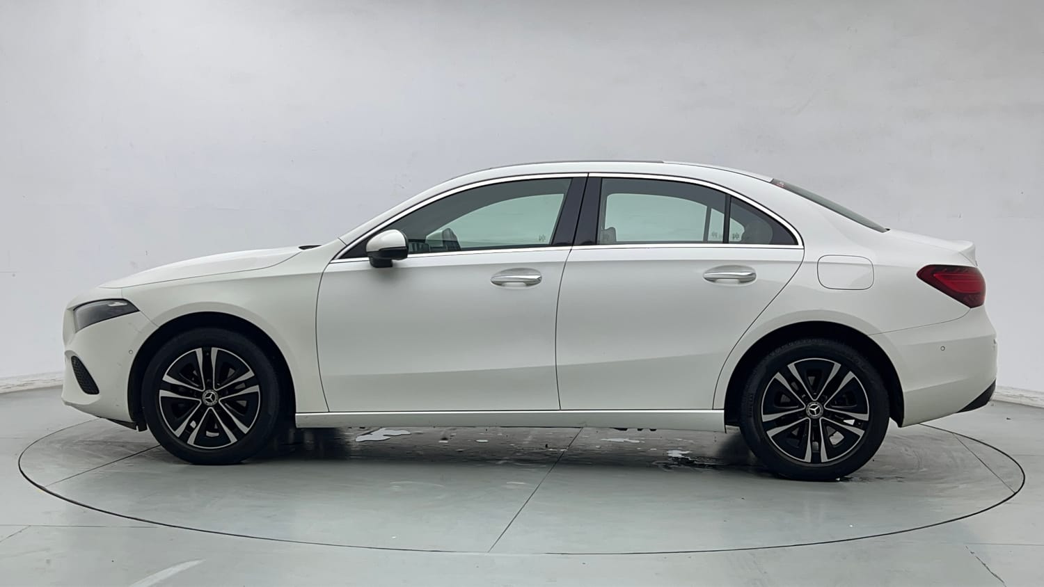 2024 Mercedes-Benz A-Class Limousine 200-1