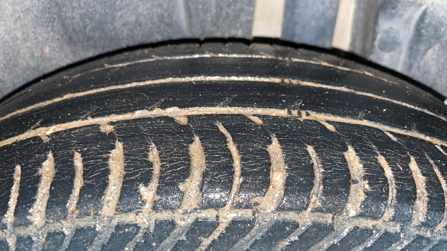 Used 2017 Maruti Suzuki Swift Lxi (O) Petrol Manual tyres LEFT REAR TYRE TREAD VIEW
