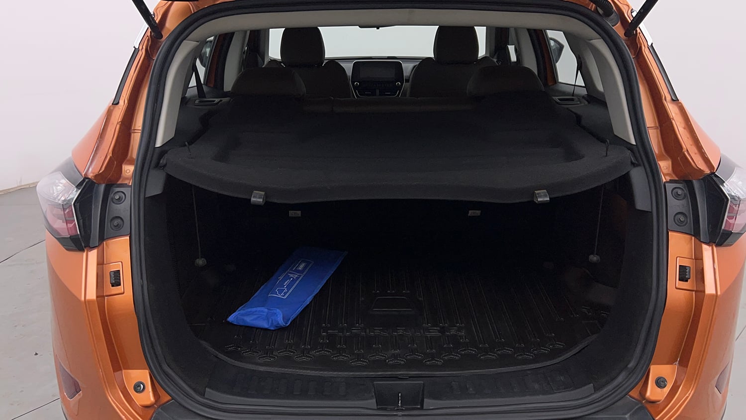 Used 2019 Tata Harrier XZ Diesel Manual interior DICKY INSIDE VIEW