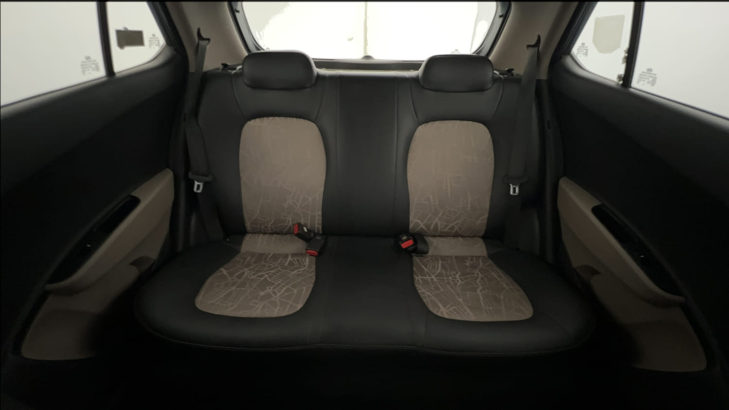 Used 2014 Hyundai Grand i10 Magna 1.2 Kappa VTVT Petrol Manual interior REAR SEAT CONDITION VIEW