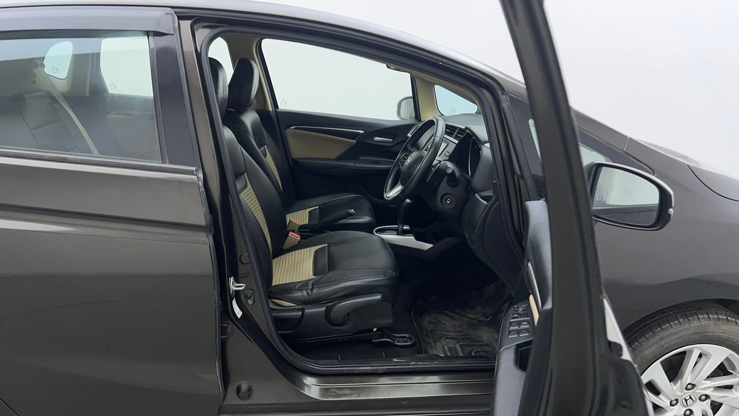 2016 Honda Jazz V AT Petrol-17