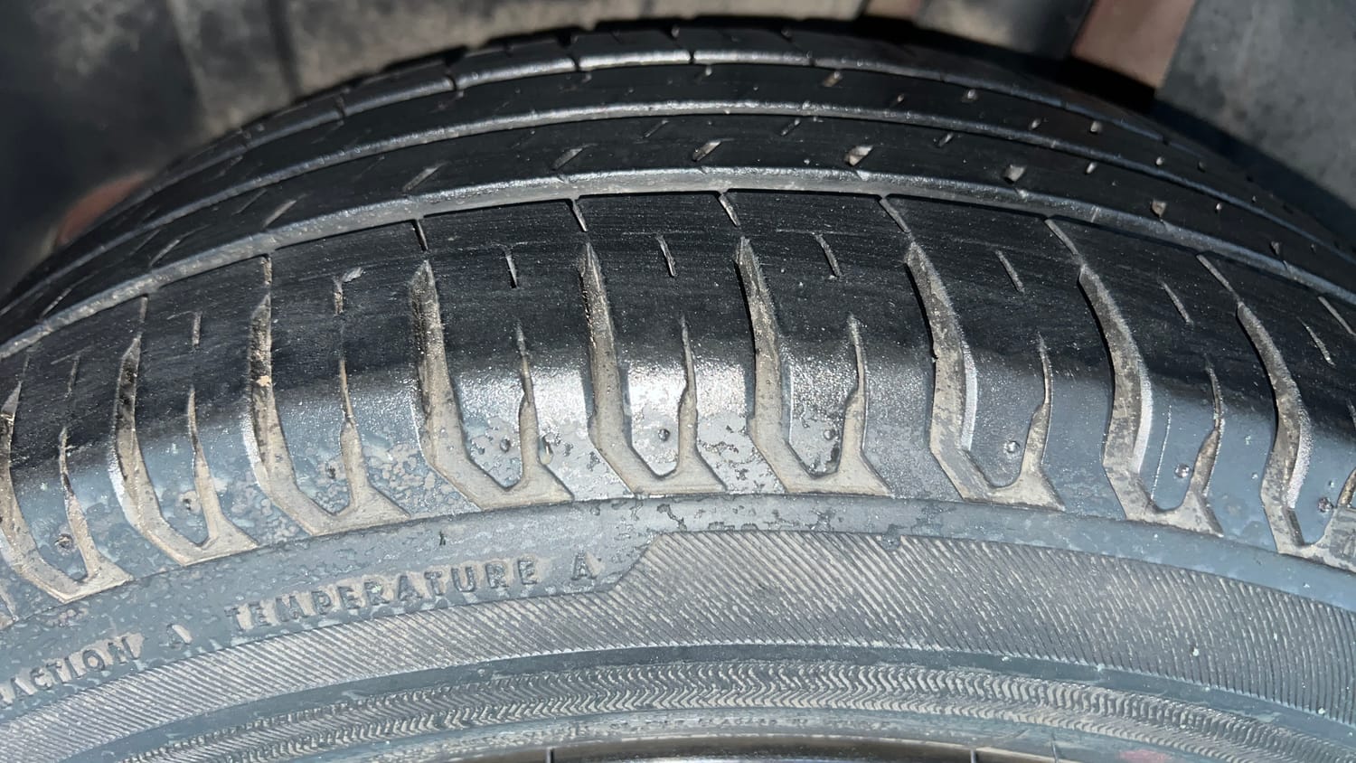 Used 2023 Maruti Suzuki Ertiga VXi (O) Petrol Manual tyres LEFT REAR TYRE TREAD VIEW