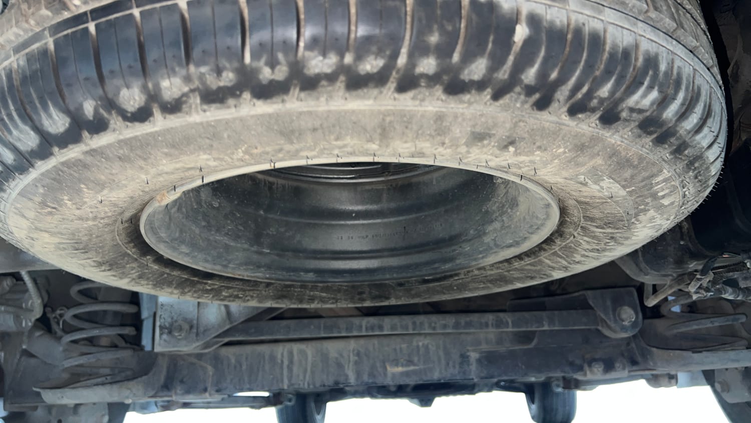 Used 2022 Tata Safari XZA Plus Diesel Automatic tyres SPARE TYRE VIEW