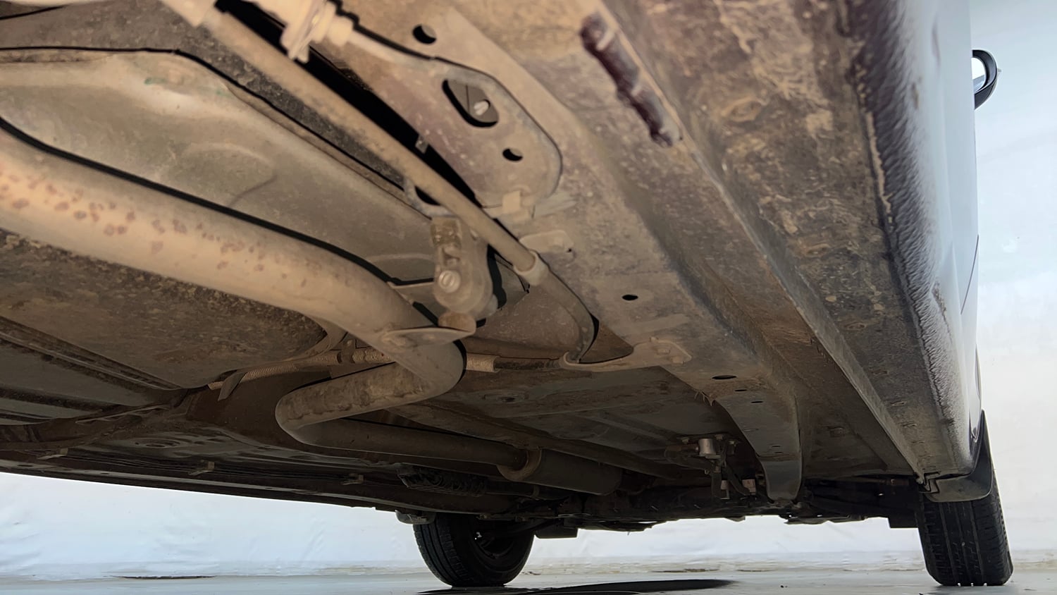 Used 2023 Maruti Suzuki Ertiga VXi (O) Petrol Manual extra REAR RIGHT UNDERBODY VIEW