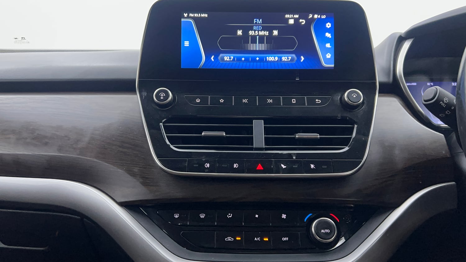 Used 2019 Tata Harrier XZ Diesel Manual interior MUSIC SYSTEM & AC CONTROL VIEW