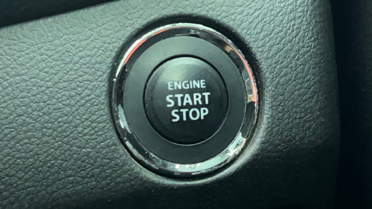 Used 2020 Maruti Suzuki Baleno Alpha Petrol Manual top_features Keyless start