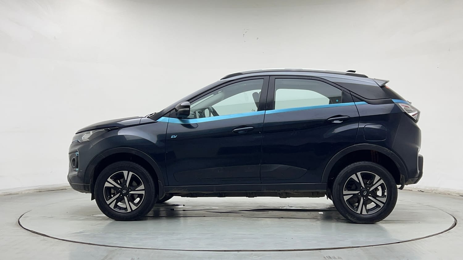 2022 Tata Nexon EV Prime XZ Plus LUX - Photo 2