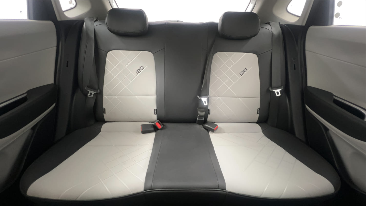 Used 2025 Hyundai New i20 Asta (O) 1.2 IVT Petrol Automatic interior REAR SEAT CONDITION VIEW