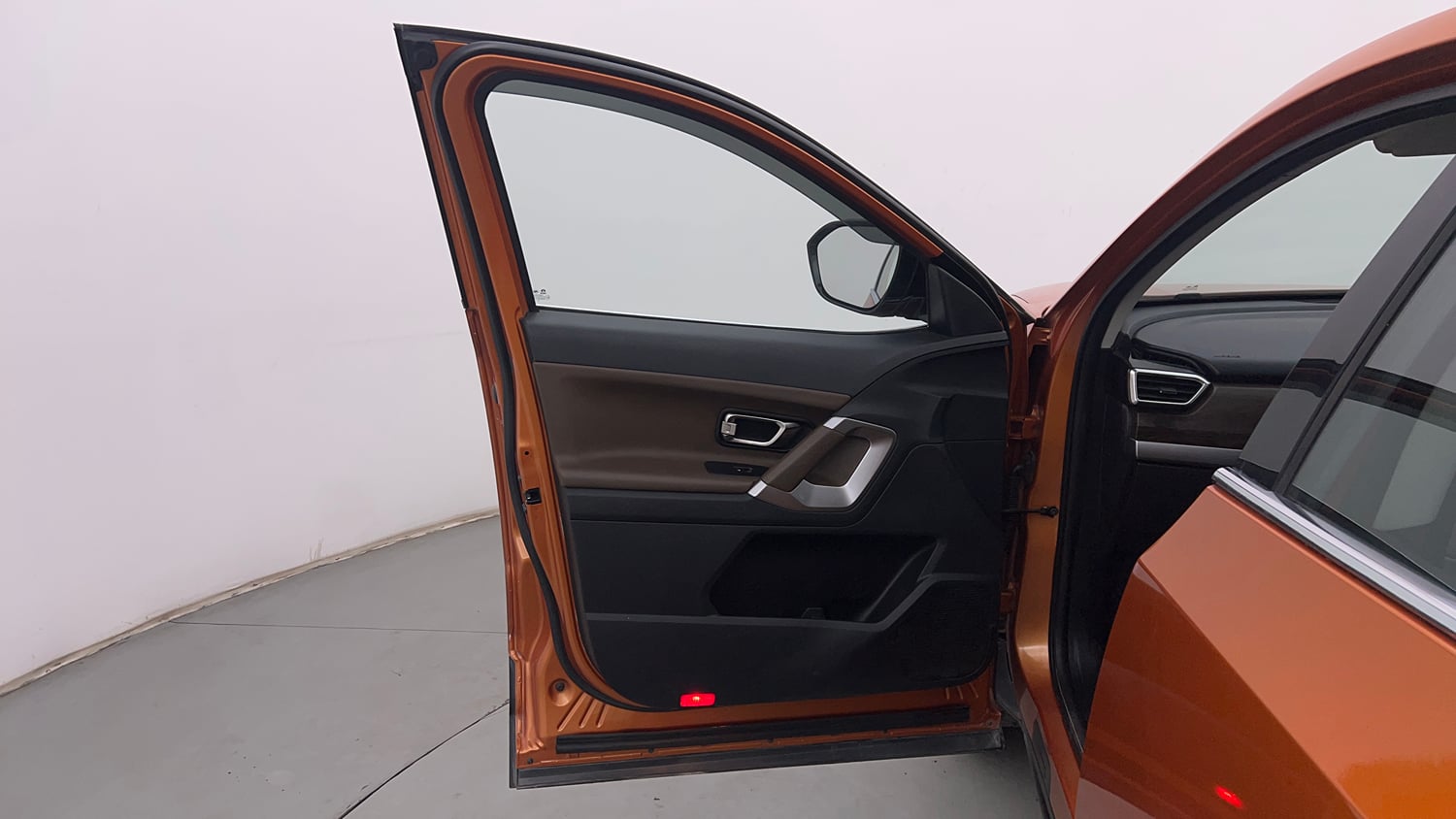 Used 2019 Tata Harrier XZ Diesel Manual interior LEFT FRONT DOOR OPEN VIEW