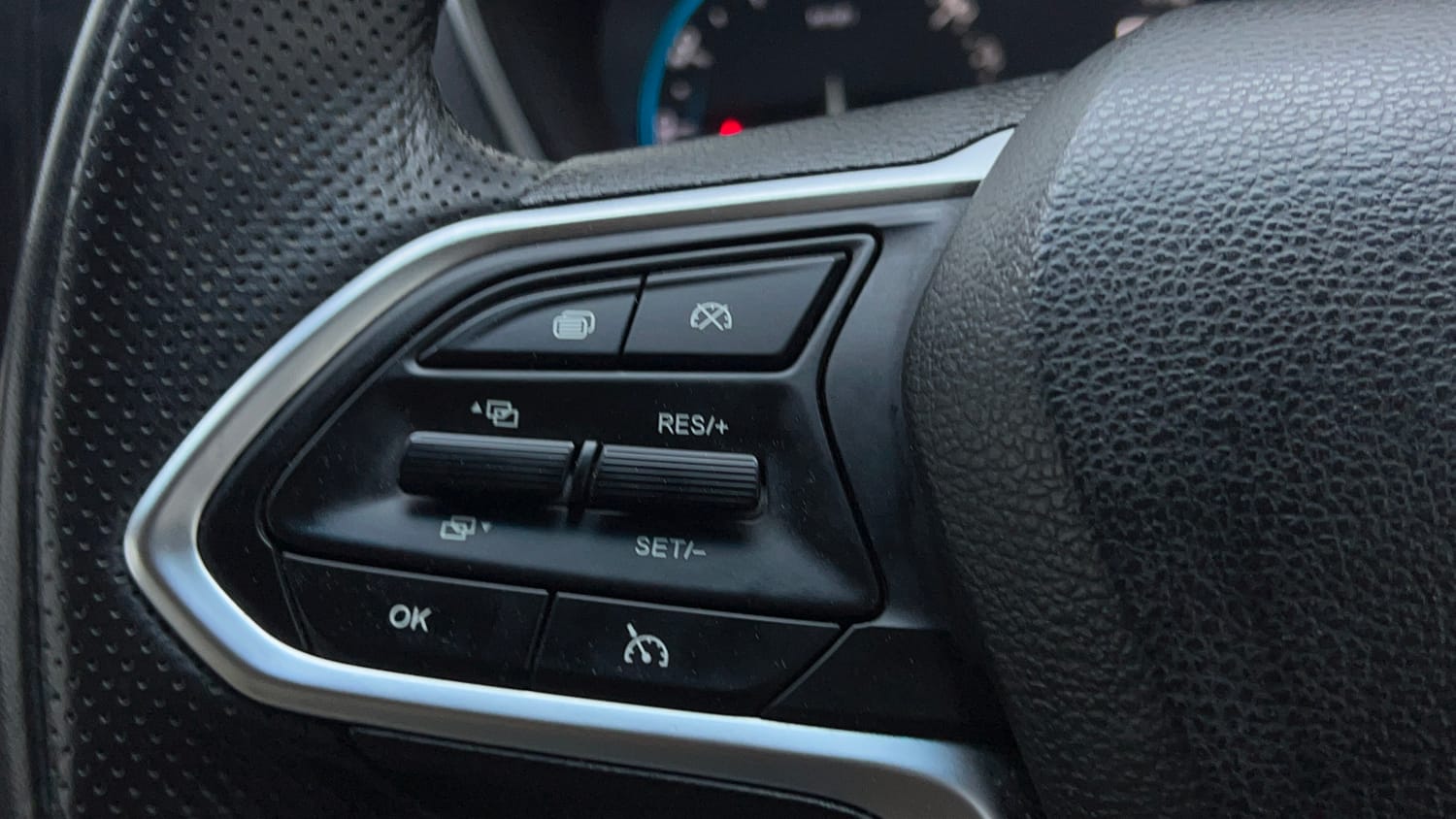 Used 2021 MG Motors Hector Sharp 1.5 DCT Petrol Petrol Automatic top_features Cruise control
