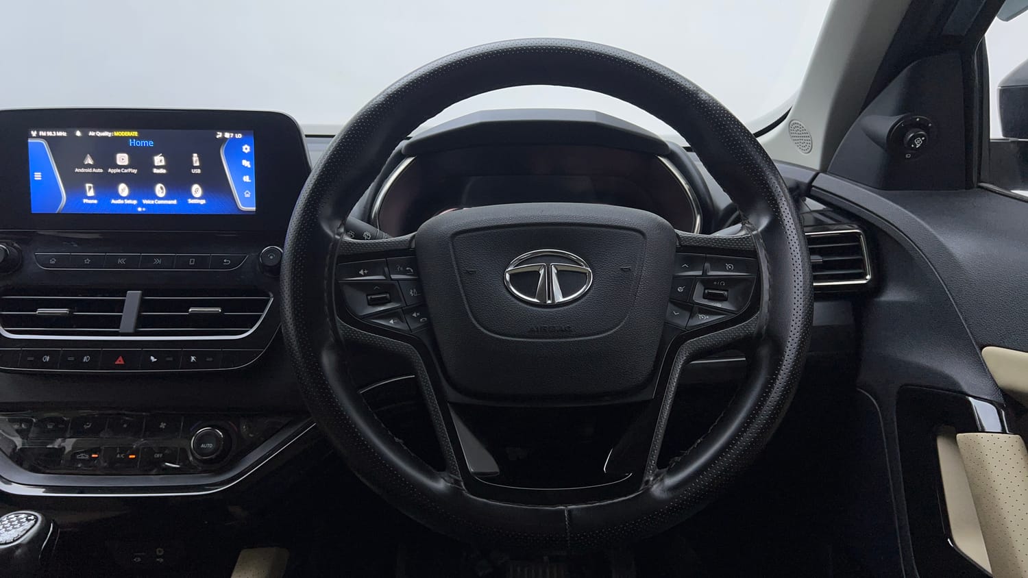 Used 2022 Tata Safari XZA Plus Diesel Automatic interior STEERING VIEW