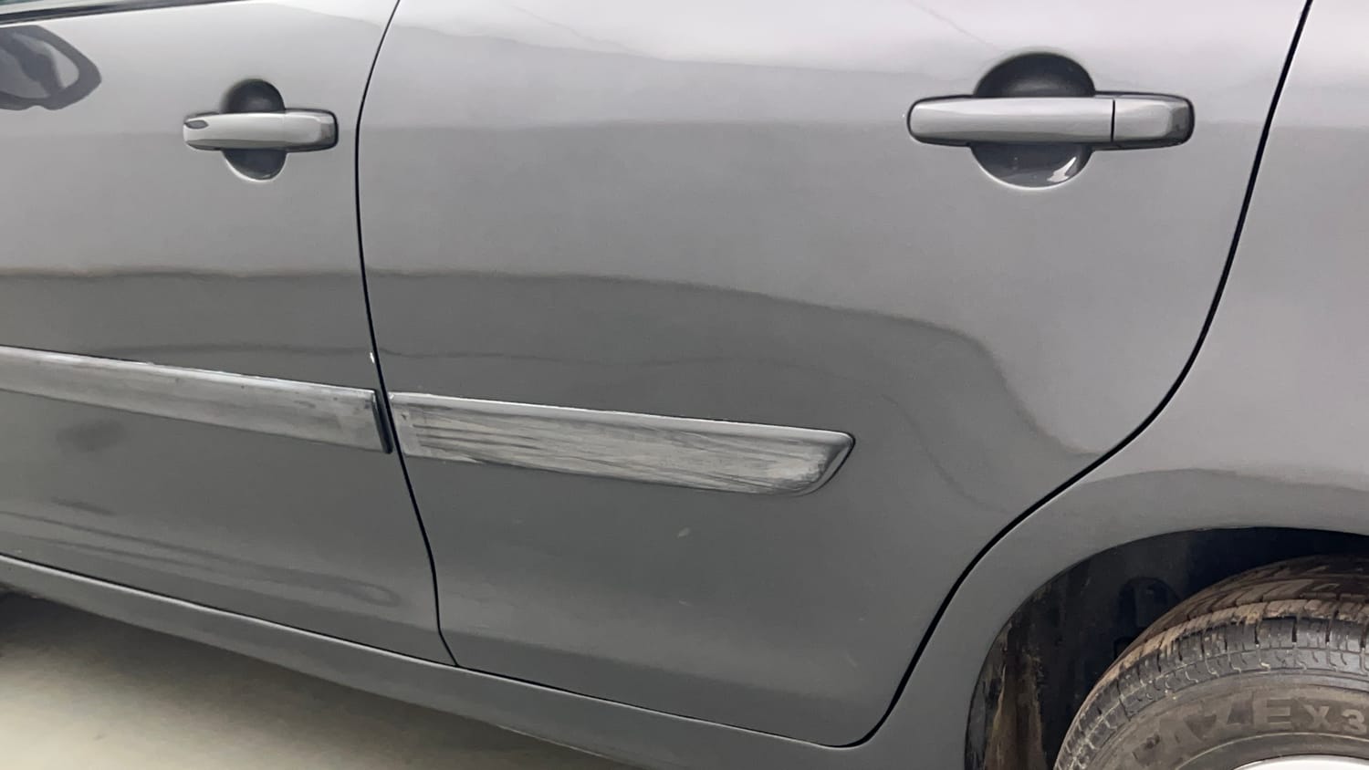 Used 2015 Maruti Suzuki Swift VXi Petrol Manual dents MINOR SCRATCH