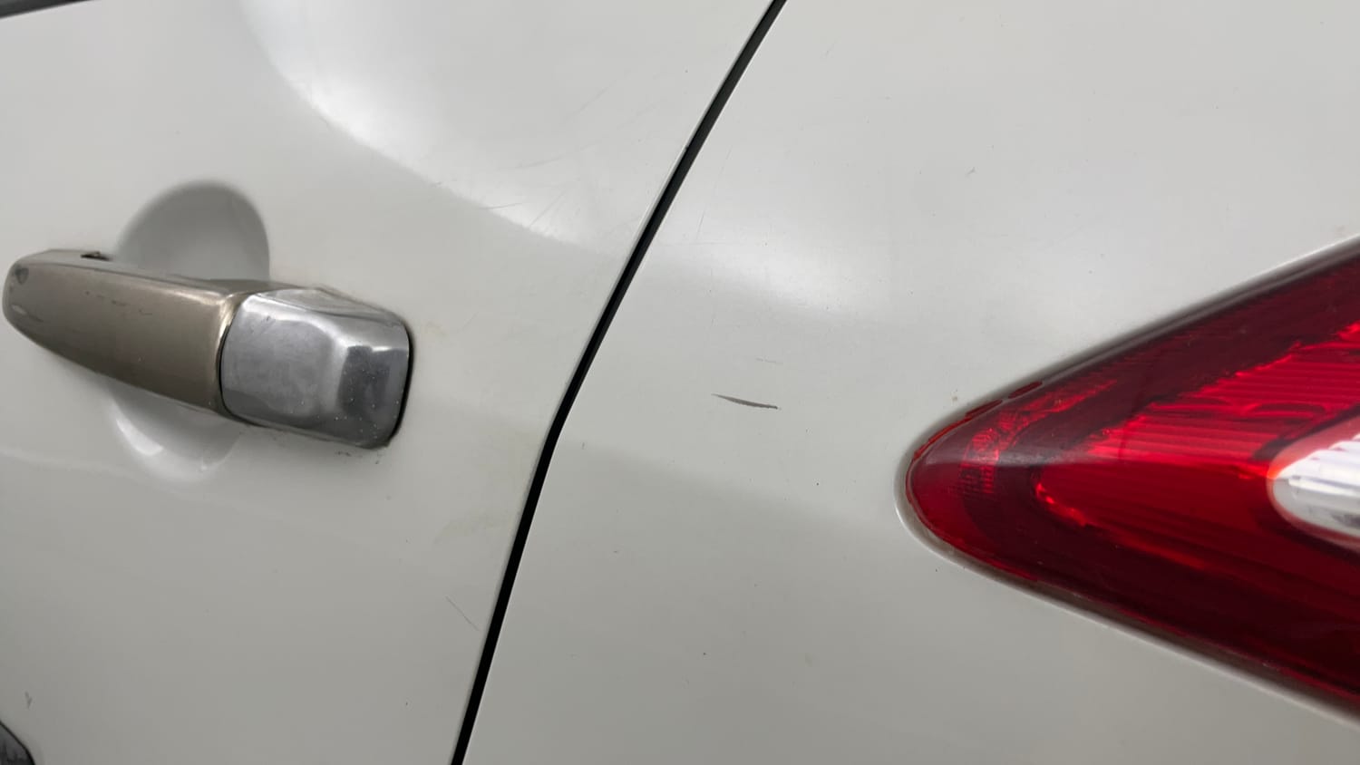 Used 2017 Maruti Suzuki Swift Lxi (O) Petrol Manual dents MINOR DENT