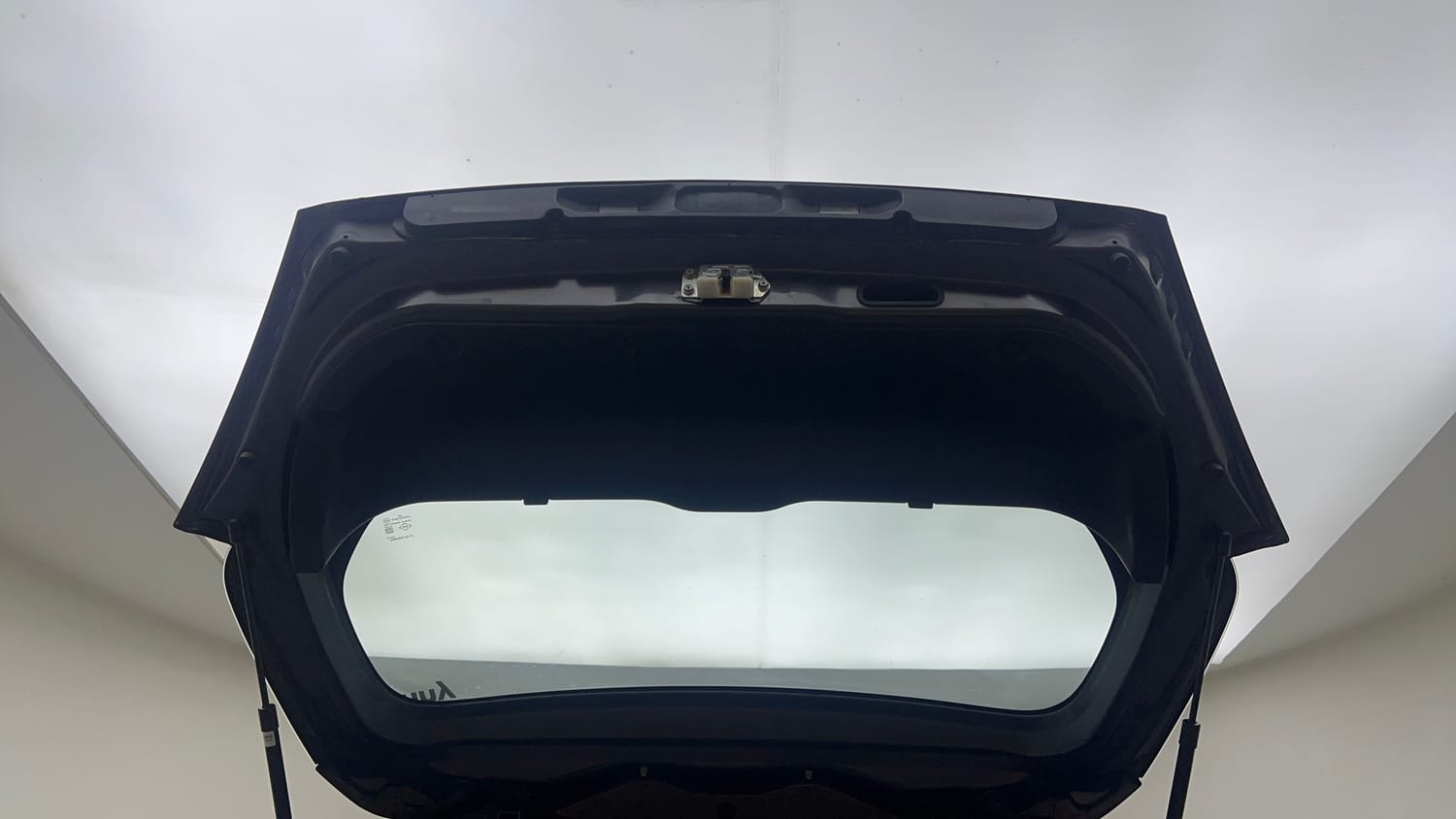Used 2016 Maruti Suzuki Swift VXi Petrol Manual interior DICKY DOOR OPEN VIEW