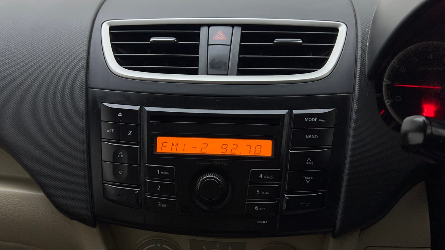 Used 2014 Maruti Suzuki Swift Dzire VXI Petrol Manual top_features Integrated (in-dash) music system