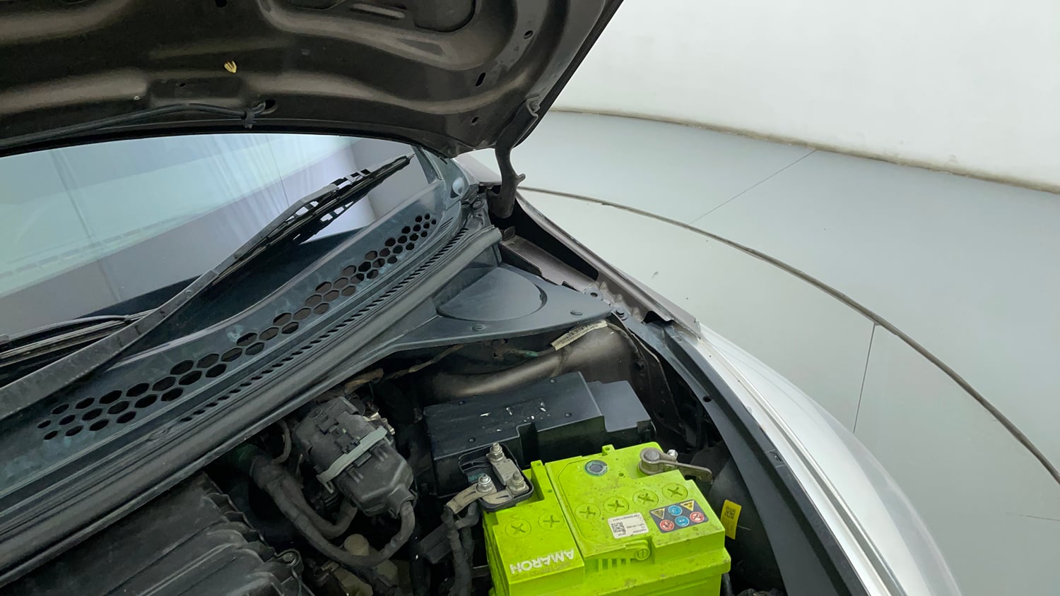Used 2019 Tata Tiago Revotron XZA Petrol Automatic engine ENGINE LEFT SIDE HINGE & APRON VIEW