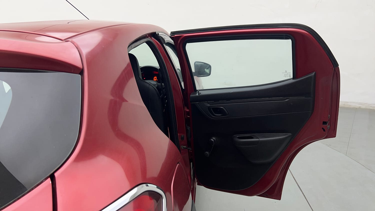 Used 2018 Renault Kwid 1.0 RXT Petrol Manual interior RIGHT REAR DOOR OPEN VIEW
