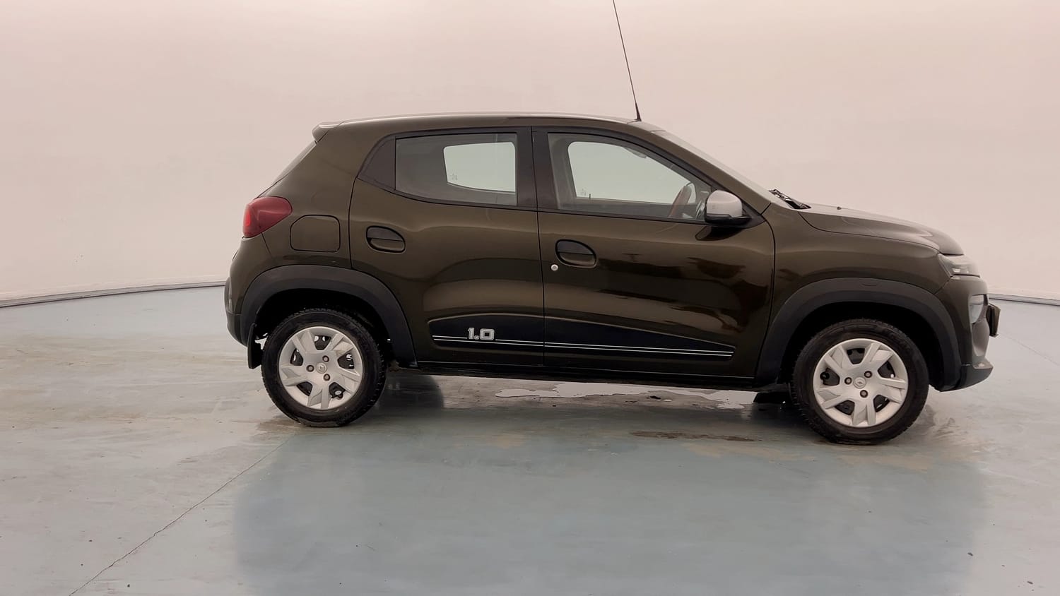 Used 2024 Renault Kwid RXT 1.0 Petrol Manual exterior RIGHT SIDE VIEW