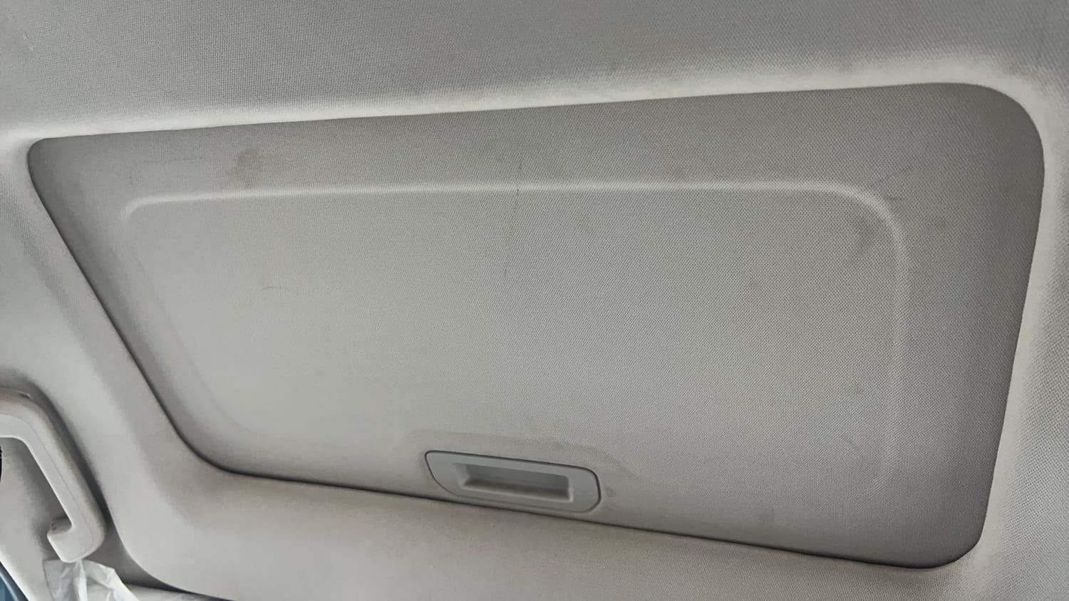 Used 2023 Mahindra XUV 300 W6 1.2 Petrol Petrol Manual top_features Sunroof