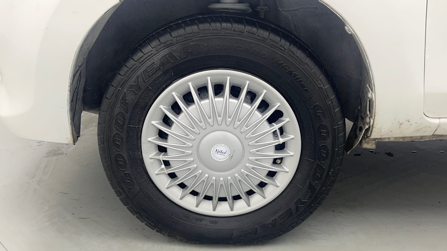 Used 2016 Maruti Suzuki Alto 800 LXi Petrol Manual tyres LEFT FRONT TYRE RIM VIEW