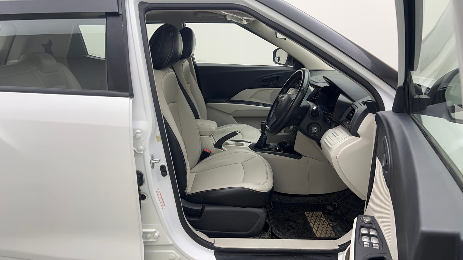 Used 2023 Mahindra XUV 300 W6 1.2 Petrol Petrol Manual interior RIGHT SIDE FRONT DOOR CABIN VIEW