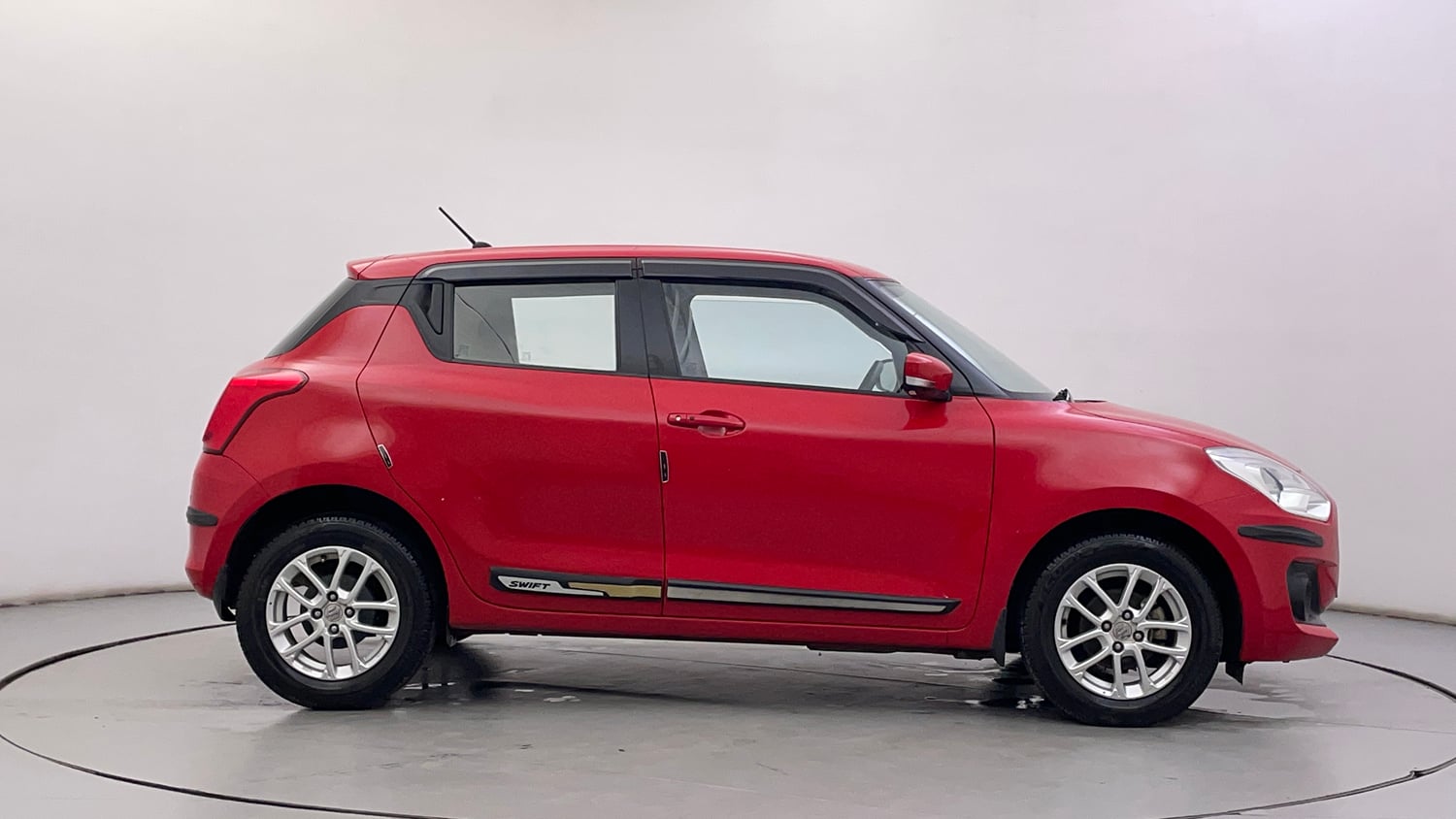 Used 2022 Maruti Suzuki Swift ZXi AMT Petrol Automatic exterior RIGHT SIDE VIEW